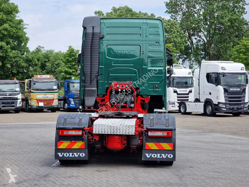 جرار Volvo 13460 Globetrotter 4x2 - ADR -...