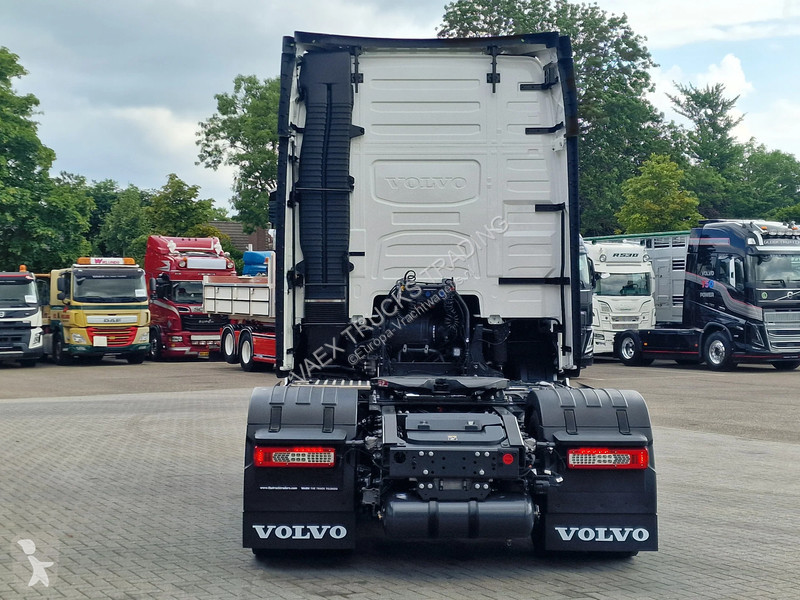 Traktor Volvo 13500 Globetrotter XL 4x2 - NEW -...