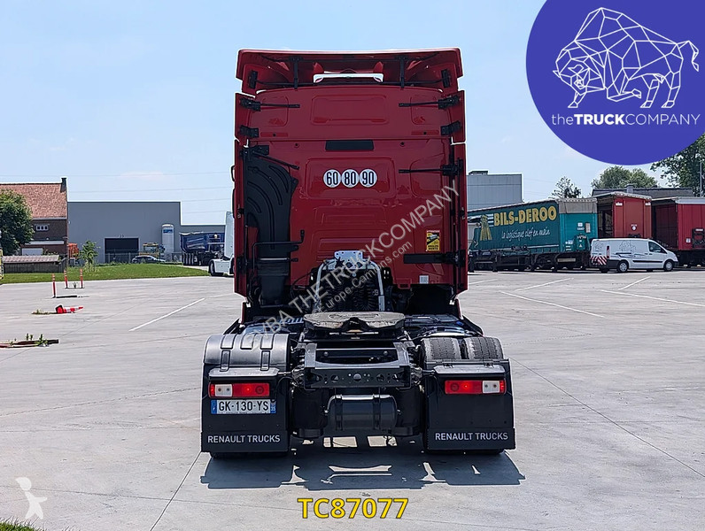جرار Renault T 520