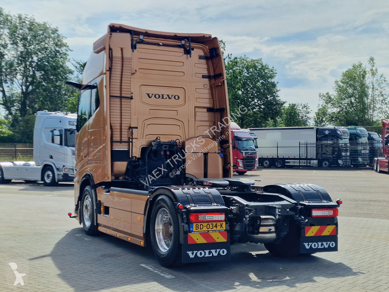 Traktor Volvo 13500 Aero Globetrotter XL 4x2 -...