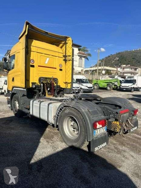 جرار Scania 490