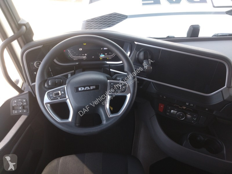 Тягач DAF XFn  FT 4X2