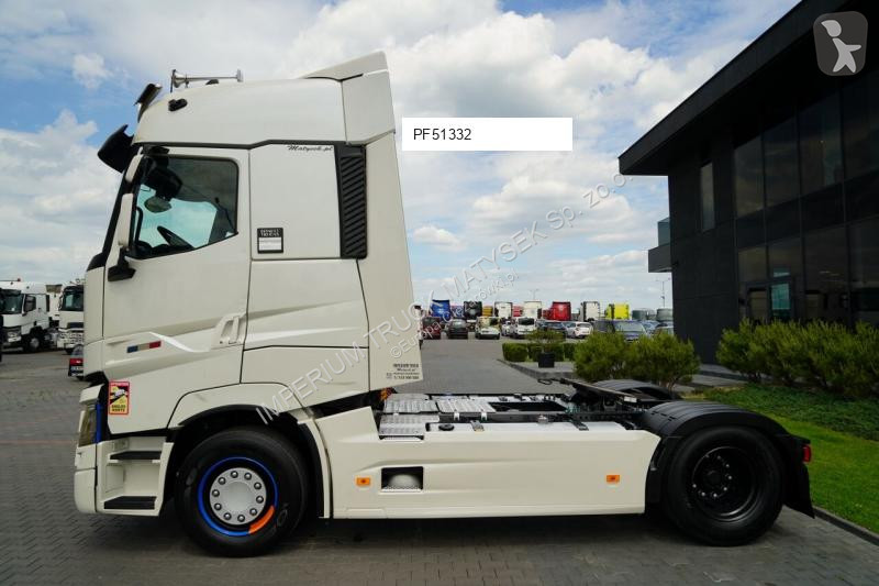 جرار Renault T 520