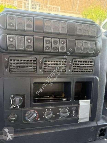 نصف مقطورة Iveco TRAKKER 500