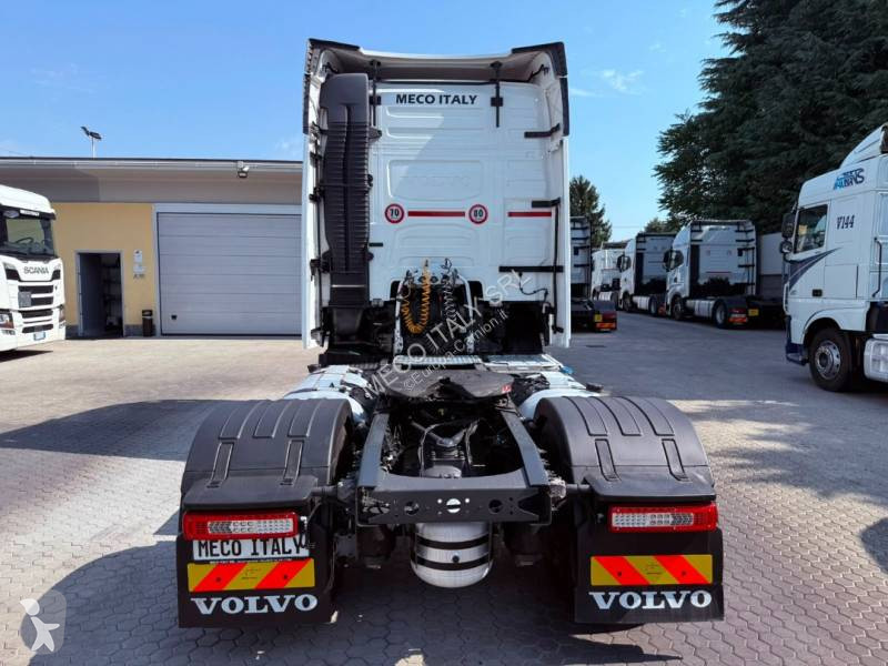 جرار Volvo