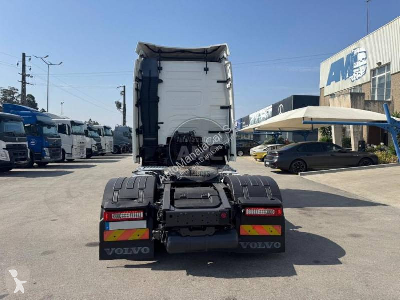 جرار Volvo