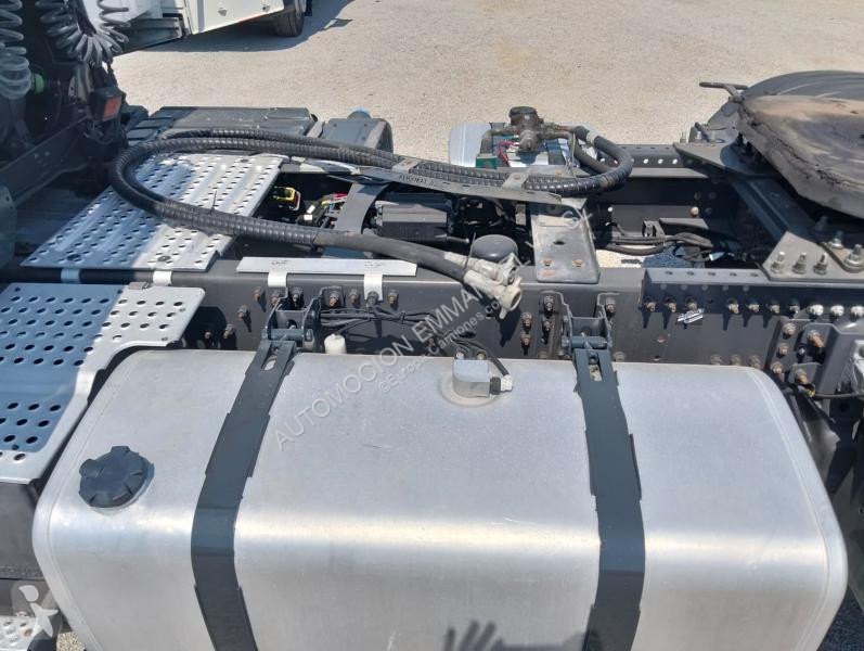 Traktor Renault 460 X ROAD TSeries
