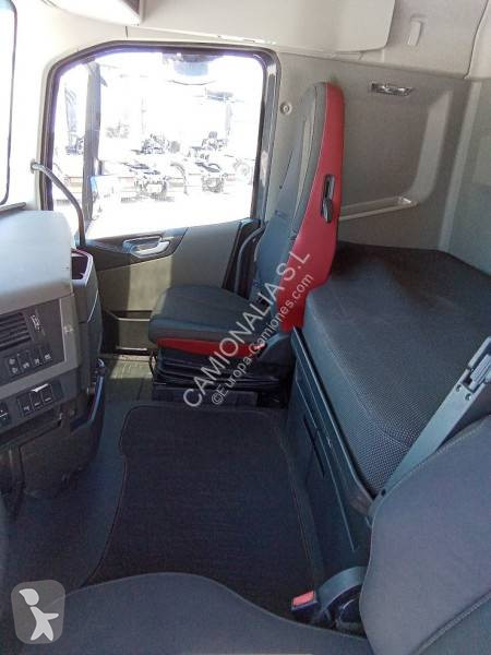 جرار Volvo