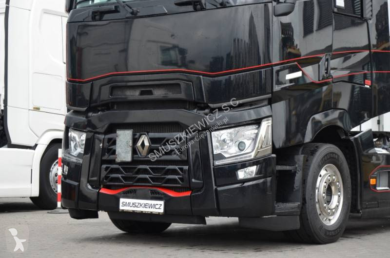 Влекач Renault