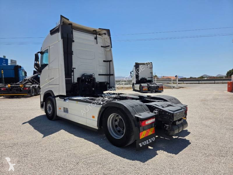 جرار Volvo