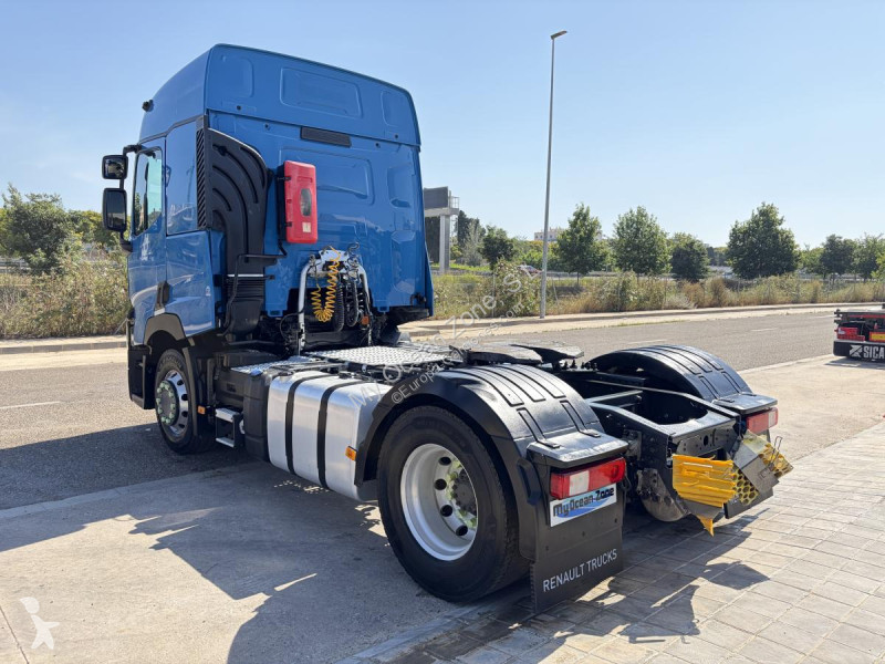 جرار Renault T440
