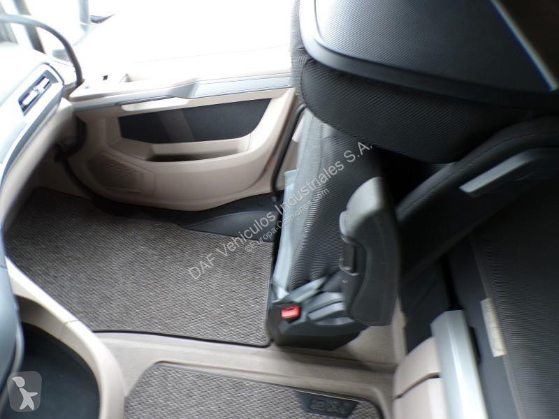 جرار DAF XG  FT 4X2
