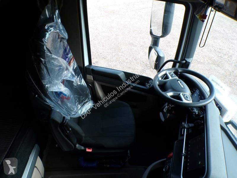 جرار DAF XG  FT 4X2