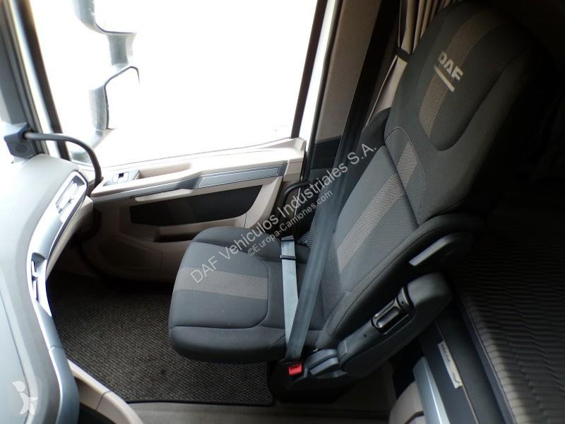 جرار DAF XG  FT 4X2