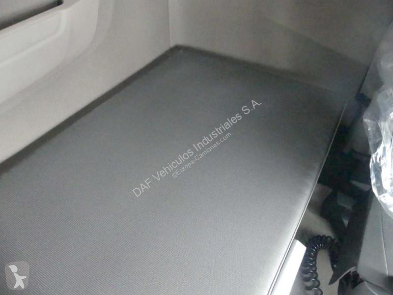 جرار DAF XG  FT 4X2