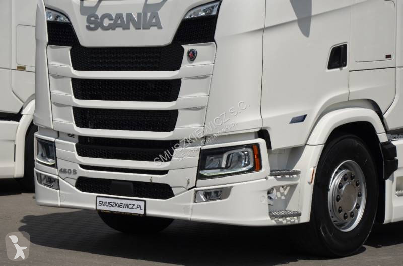 Влекач Scania