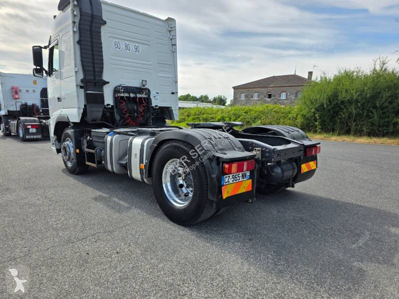 جرار Volvo