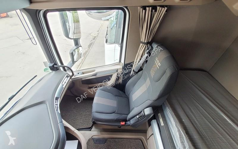جرار DAF XG  FT 4X2