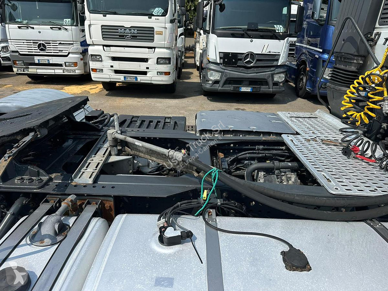 Iveco 460 tractor unit