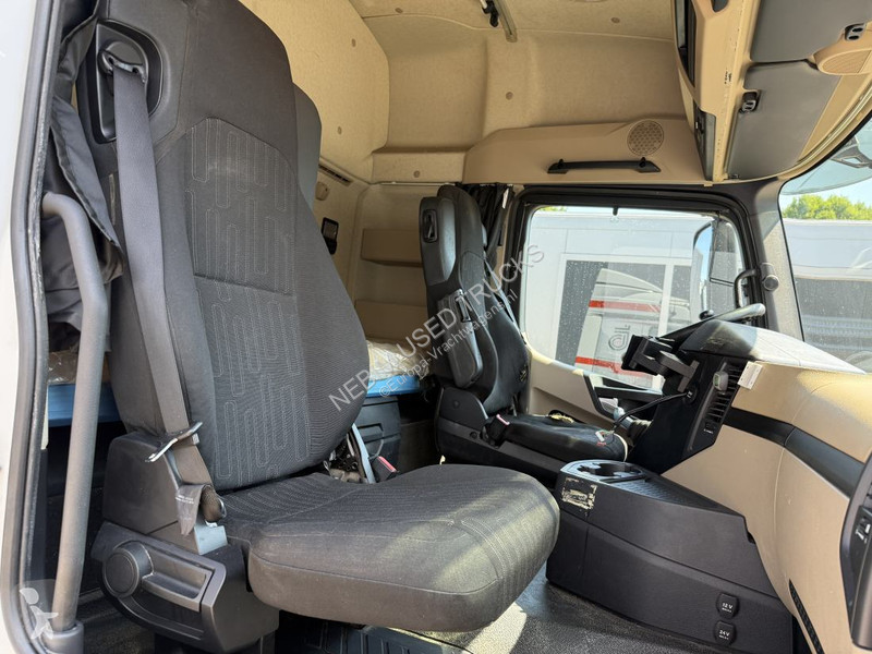 Traktor Mercedes 1832 4x2 - 644.765 Km