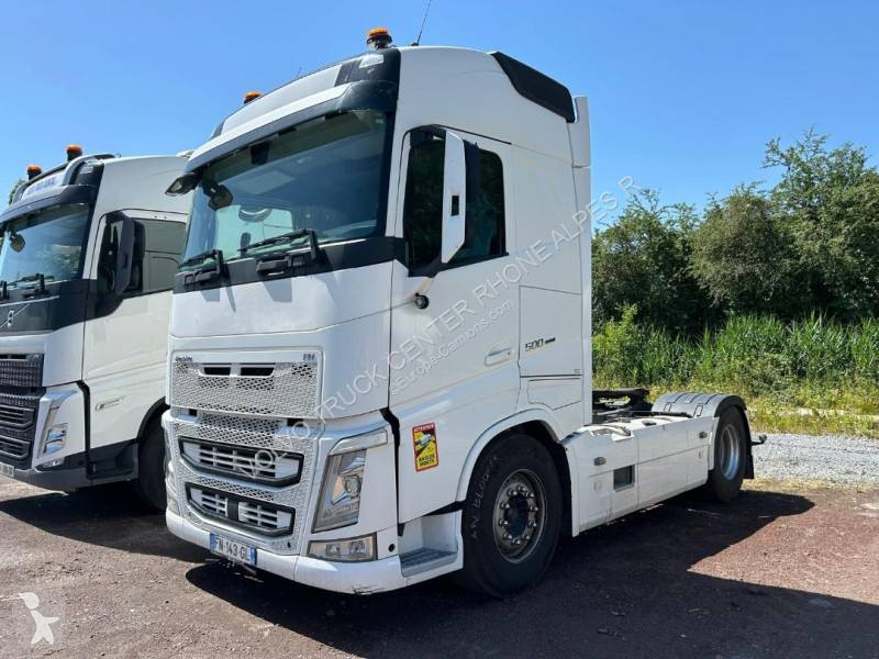 جرار Volvo