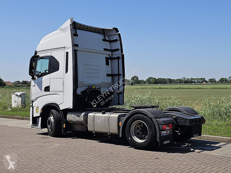 جرار Iveco AS440S49