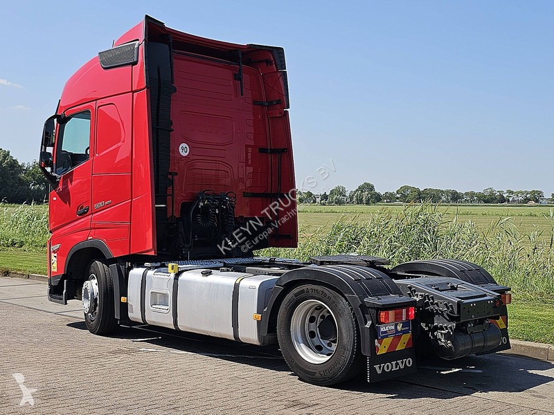 جرار Volvo 500 Globetrotter