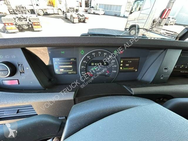 جرار Volvo