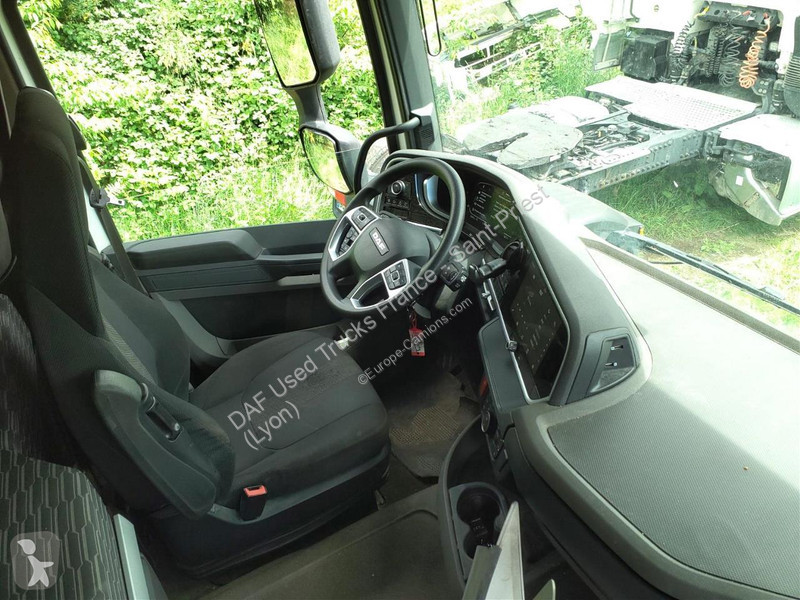 جرار DAF XFn  FT 4X2