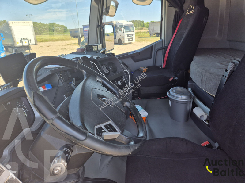 جرار Renault T460