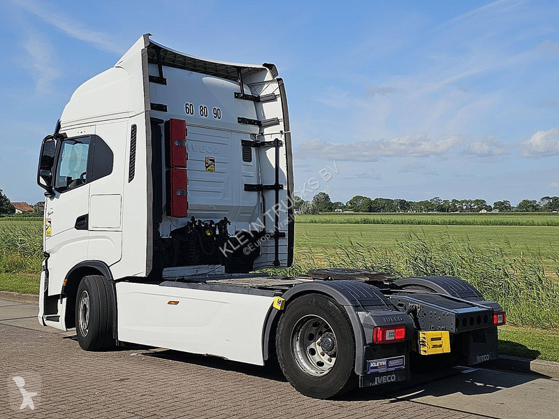 جرار Iveco AS440S51