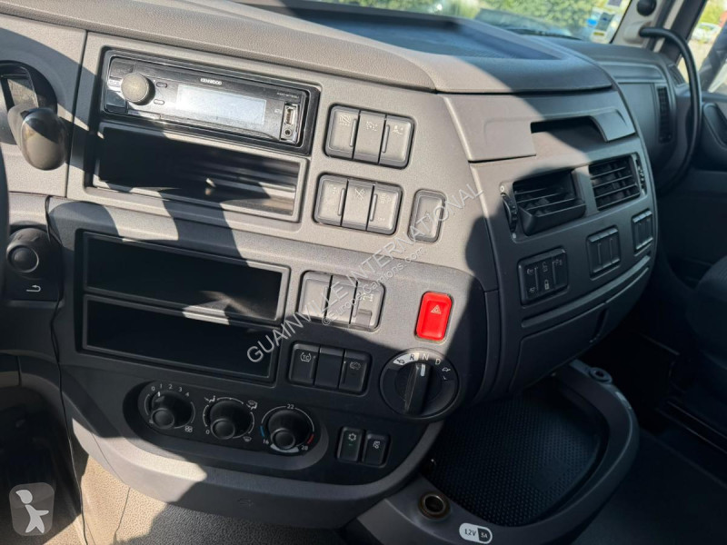جرار DAF 460