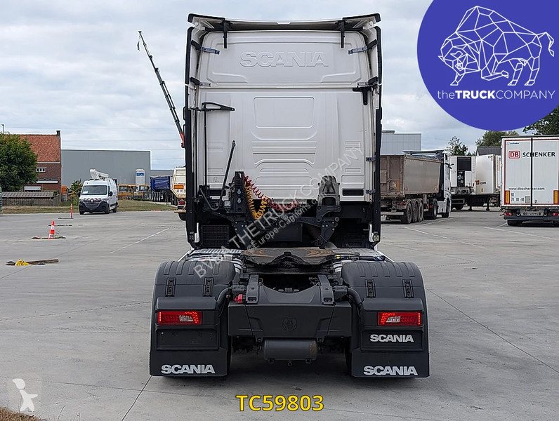 جرار Scania 520