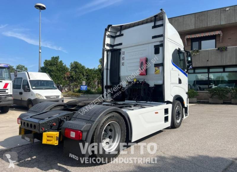 جرار Iveco