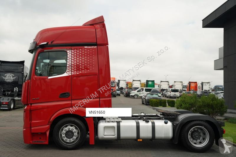 Влекач Mercedes ACTROS 1845
