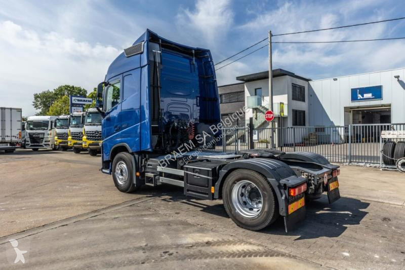 جرار Volvo 420