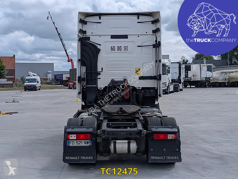 جرار Renault T 520