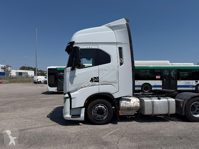 جرار Iveco S-WAY MY 19 AS440S51T/P