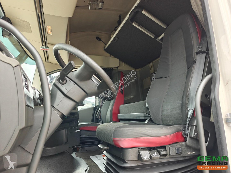 جرار Volvo 420 4X2 GlobeTrotter Euro 6B -...