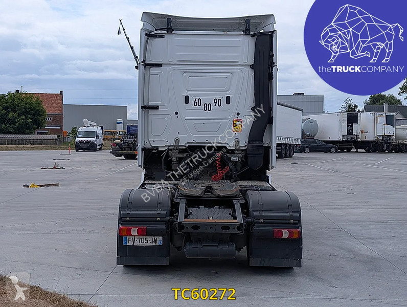 Tracteur Mercedes 1845