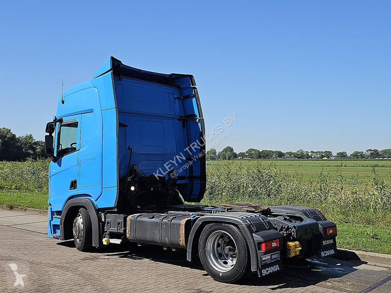 Cabeza tractora Scania spoilers