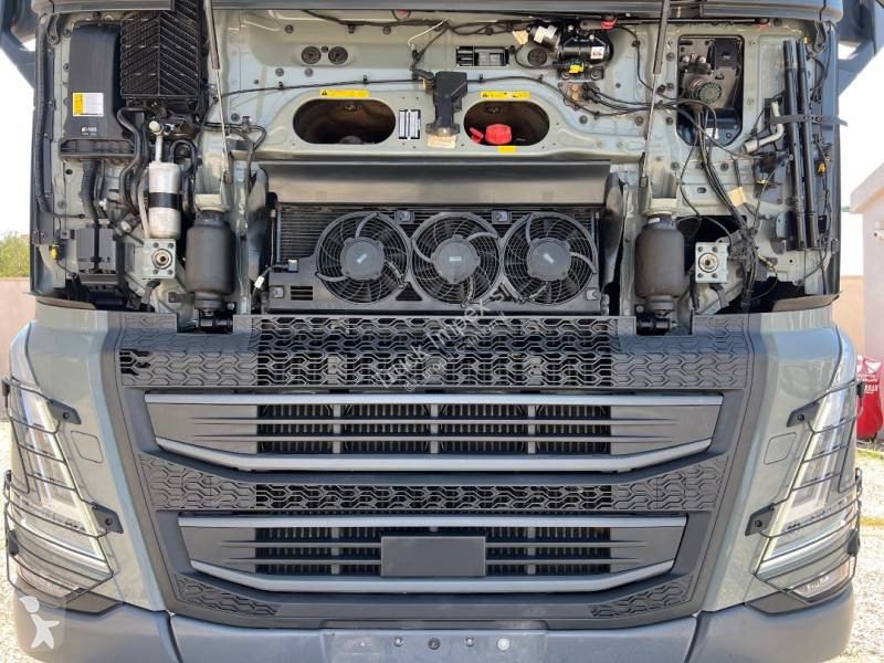 جرار Volvo
