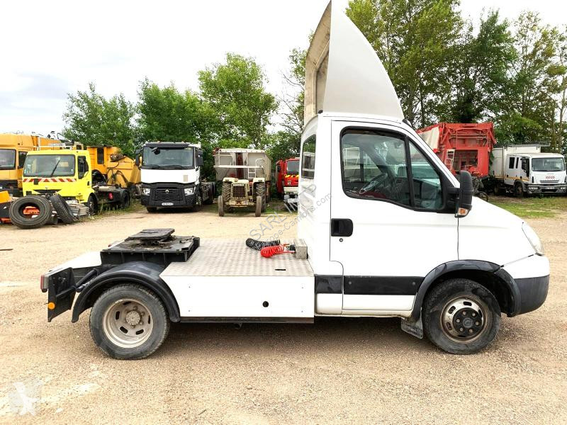 جرار Iveco  TRACTEUR ROUTIER PR SREM