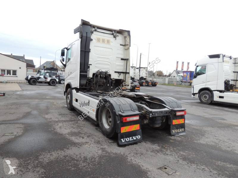جرار Volvo