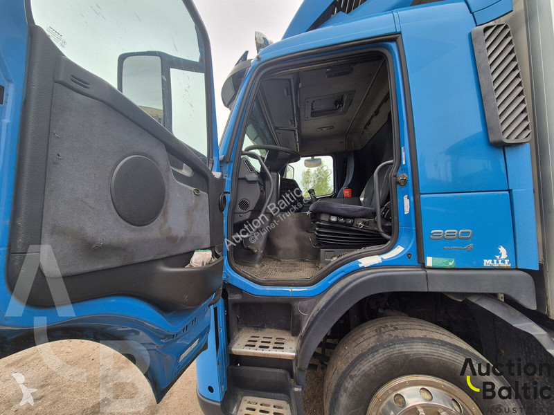 جرار Volvo FM360