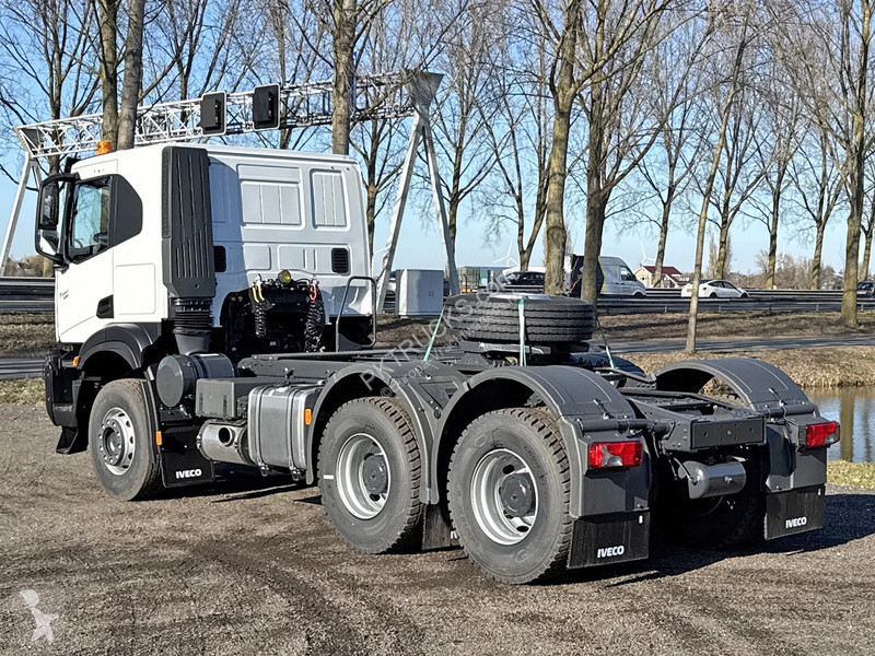 جرار Iveco T-Way AT720T43TH AT ADR Tractor Head...