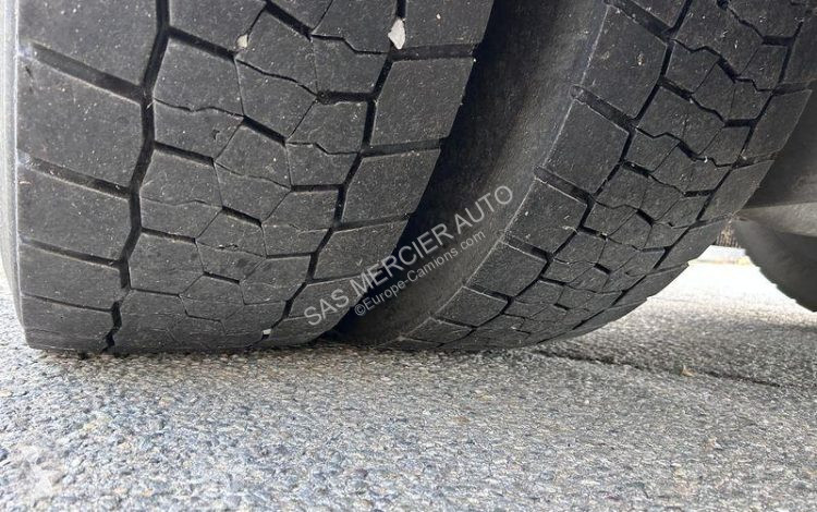 Cabeza tractora Mercedes