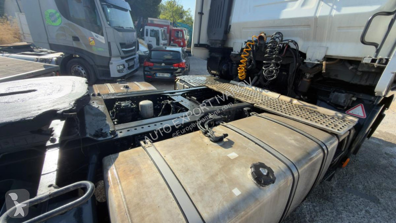 جرار Iveco 460 Hi-Way