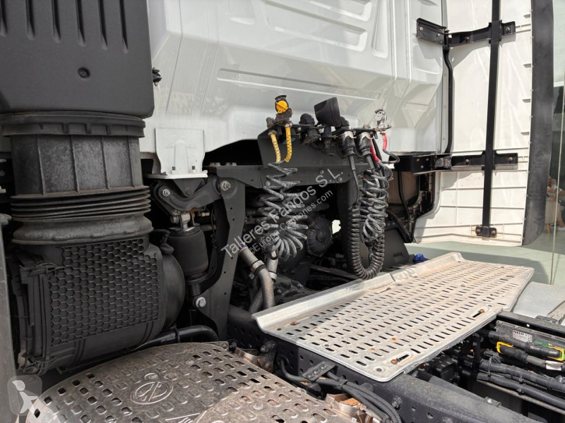 Tracteur Iveco  490 AUTOM INTARDER, 24 MESES DE...