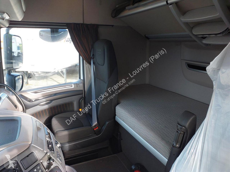 جرار DAF XF  FT 4X2